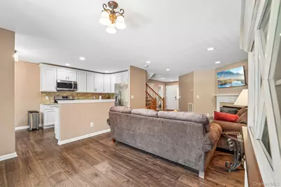 186 Sara Lane #7D, Newburgh, NY 12550 - Photo 8