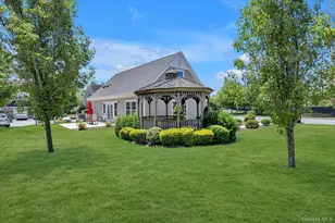 160 Christine Dr, Dix Hills, NY 11746 - Photo 2