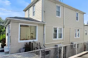 636 Logan Ave, Bronx, NY 10465 - Photo 2
