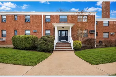 1201 E Broadway #H-22, Hewlett, NY 11557 - Photo 2