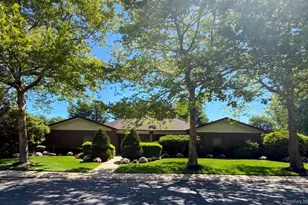 173 Knolls Dr, Stony Brook, NY 11790 - Photo 18