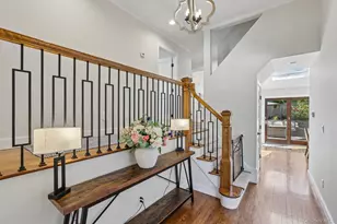 14 Griffin Ln, East Williston, NY 11596 - Photo 2