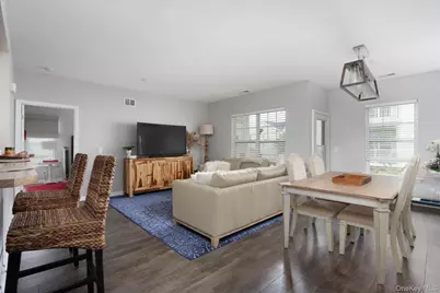 1525  Building  Q Finch Lane #1525, Central Islip, NY 11722 - Photo 6