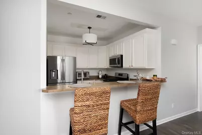 1525  Building  Q Finch Lane #1525, Central Islip, NY 11722 - Photo 4