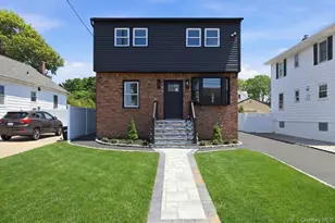 20 Wyona Ave, Lindenhurst, NY 11757 - Photo 2