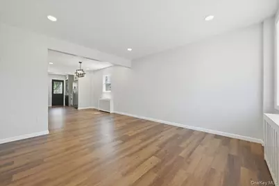 20 Wyona Avenue, Lindenhurst, NY 11757 - Photo 4