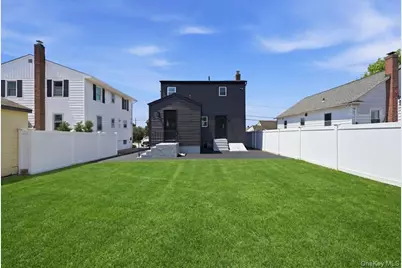 20 Wyona Avenue, Lindenhurst, NY 11757 - Photo 34