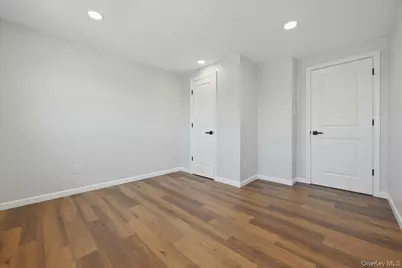 20 Wyona Avenue, Lindenhurst, NY 11757 - Photo 24