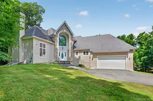 21 Huyler Dr, Hyde Park, NY 12538 - Photo 2