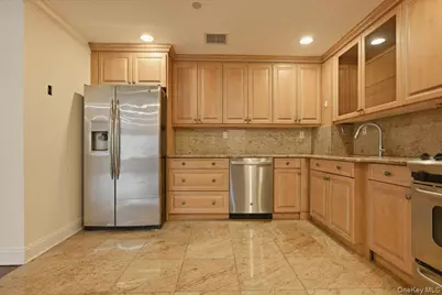 171 Great Neck Road #4L, Great Neck, NY 11023 - Photo 4