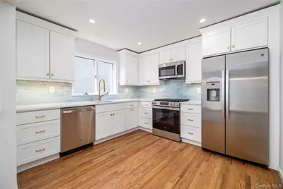 580 E. Pine Street #East Side, Long Beach, NY 11561 - Photo 10