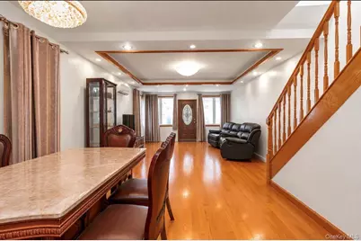 7964 77th Avenue, Glendale, NY 11385 - Photo 4