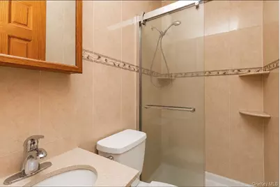 7964 77th Avenue, Glendale, NY 11385 - Photo 16