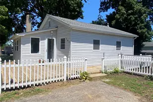 101 Rose Dr, Ronkonkoma, NY 11779 - Photo 4