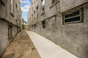 721 E 242nd St, Bronx, NY 10470 - Photo 32