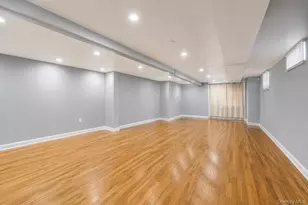 721 E 242nd St, Bronx, NY 10470 - Photo 16