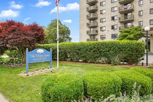 666 Pelham Rd, New Rochelle, NY 10805 - Photo 32
