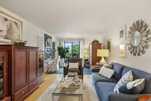 666 Pelham Rd, New Rochelle, NY 10805 - Photo 4