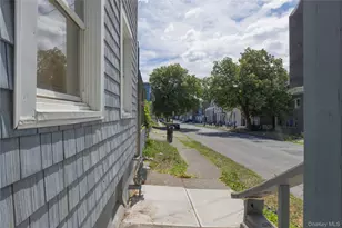142 W Parmenter St, Newburgh, NY 12550 - Photo 4