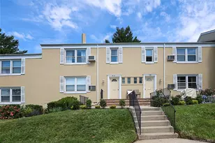 71-12 252nd St, Bellerose, NY 11426 - Photo 2