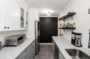 71-12 252nd St, Bellerose, NY 11426 - Photo 14