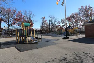 71-12 252nd St, Bellerose, NY 11426 - Photo 20