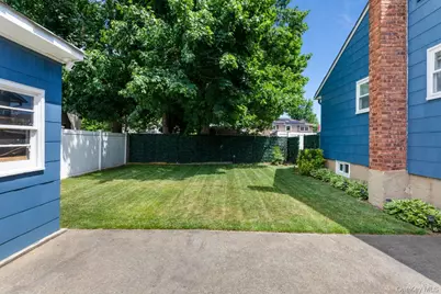 54 Oak Street, Farmingdale, NY 11735 - Photo 16