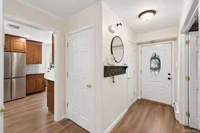26 Cedar Street, Farmingdale, NY 11735 - Photo 4