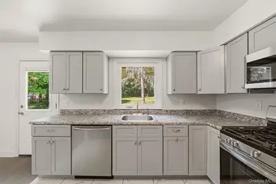 25 Ferrara Drive, Middletown, NY 10941 - Photo 14