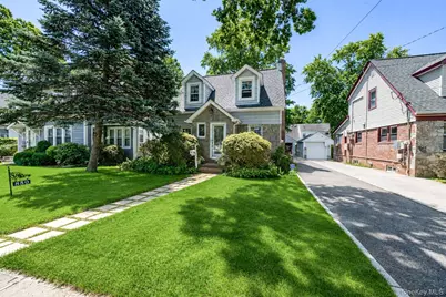 850 Linden Avenue, Baldwin, NY 11510 - Photo 2