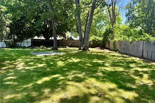 142 Palmer St, Brentwood, NY 11717 - Photo 20