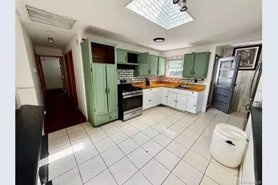 142 Palmer Street, Brentwood, NY 11717 - Photo 10
