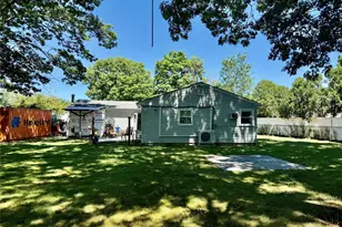 142 Palmer St, Brentwood, NY 11717 - Photo 16