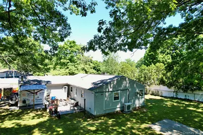 142 Palmer Street, Brentwood, NY 11717 - Photo 18