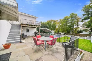 181 Roundhill Dr, Yonkers, NY 10710 - Photo 30