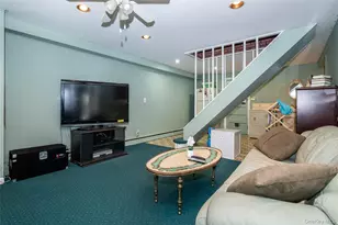 181 Roundhill Dr, Yonkers, NY 10710 - Photo 22