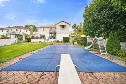 181 Roundhill Drive, Yonkers, NY 10710 - Photo 4