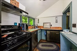 169 W Rogues Path, Huntington, NY 11743 - Photo 12