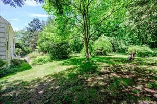 169 W Rogues Path, Huntington, NY 11743 - Photo 32