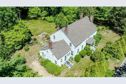 169 W Rogues Path, Huntington, NY 11743 - Photo 44