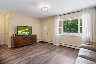 32 Juniper Ave, Patchogue, NY 11772 - Photo 6
