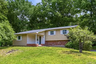 5 Flamingo Ln, Spring Valley, NY 10977 - Photo 4