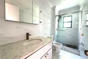 120-25 Ketch Ct, Flushing, NY 11356 - Photo 12