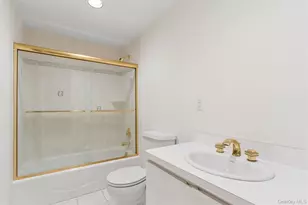 2 Greenwood Ln, Woodbury, NY 11797 - Photo 38