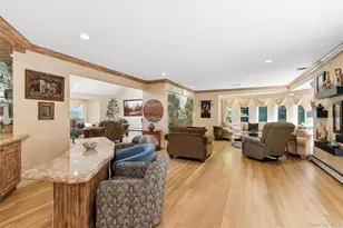 2 Greenwood Ln, Woodbury, NY 11797 - Photo 8