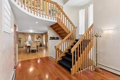 2 Greenwood Lane, Woodbury, NY 11797 - Photo 4