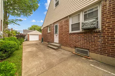 131 Primrose Drive, New Hyde Park, NY 11040 - Photo 44