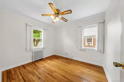 131 Primrose Drive, New Hyde Park, NY 11040 - Photo 16