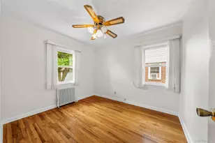 131 Primrose Dr, New Hyde Park, NY 11040 - Photo 16