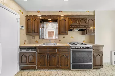 131 Primrose Drive, New Hyde Park, NY 11040 - Photo 20